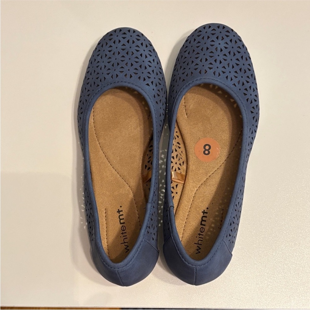 White Mountain Women's Blue Perforated Loafers Size 8